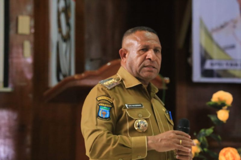 Bupati Kabupaten Pegunungan Bintang, Spei Yan Bidana, ST. M.Si (foto/bataspapua.com)