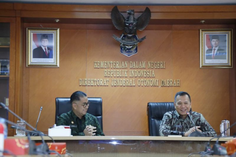 Direktorat Jenderal (Ditjen) Otonomi Daerah (Otda) Kementerian Dalam Negeri (Kemendagri) menjalin kerja sama dengan Ditjen Peraturan Perundang-Undangan Kementerian Hukum (Kemenkum). 