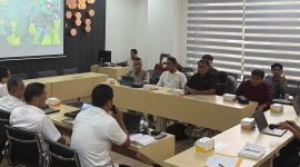 Ketua APTMA (asosiasi pengusaha mudah tembakau Madura ), Holili M,Ag dan perwakilan P4TM (paguyuban, pelapor, petani dan pedagang tembakau Madura ) Jhoni Iskandar dan Azif Mawardi zein