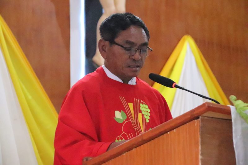 Pastor paroki Roh kudus Mabilabol, Yulius Dainang waja, Pr